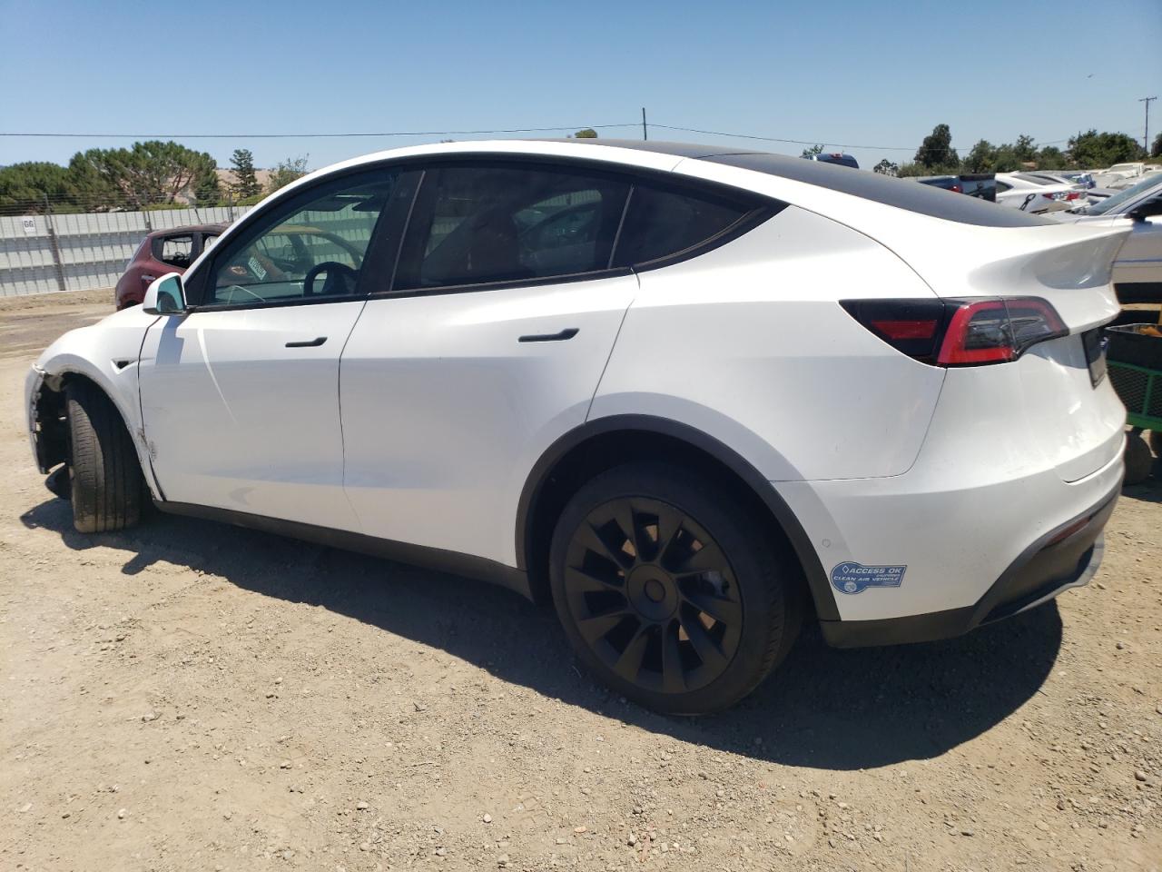 2021 Tesla Model Y vin: 5YJYGDEE0MF104067