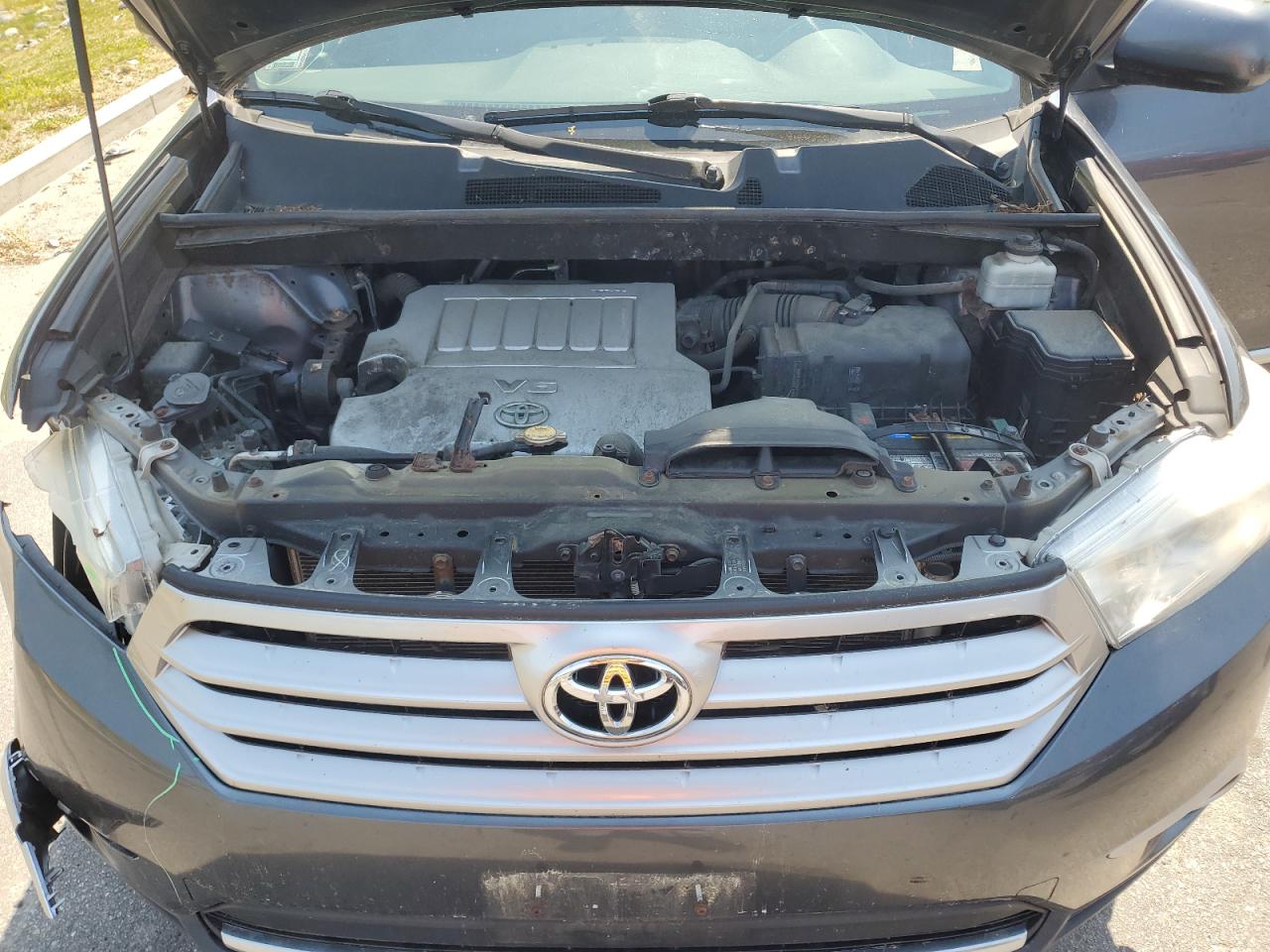 5TDBK3EH4CS100882 2012 Toyota Highlander Base