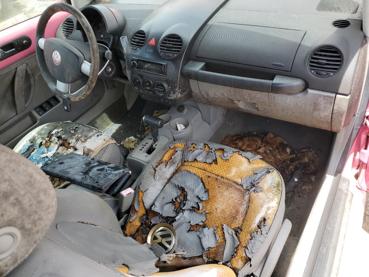 3VWCM31Y15M351623 2005 Volkswagen New Beetle Gls