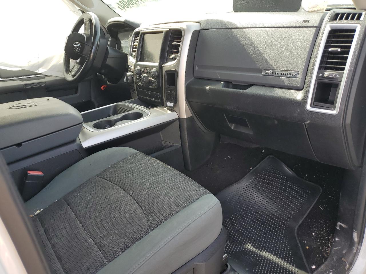 1C6RR7LG0GS133135 2016 Ram 1500 Slt