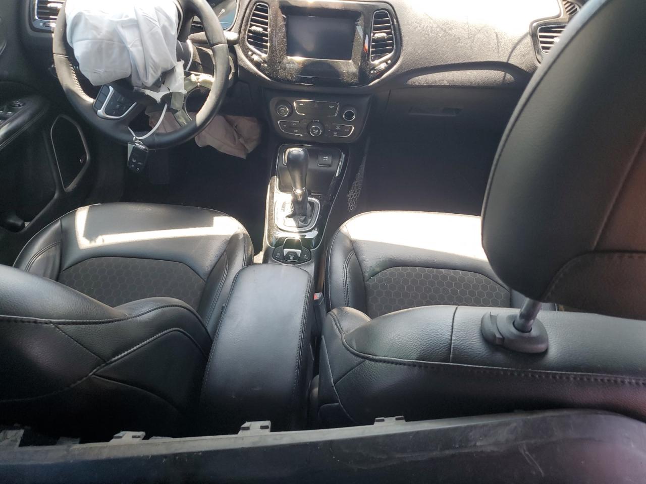 3C4NJCBB1JT322508 2018 Jeep Compass Latitude