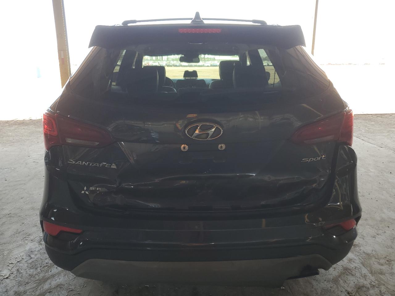 2018 Hyundai Santa Fe Sport vin: 5XYZU3LB0JG556234