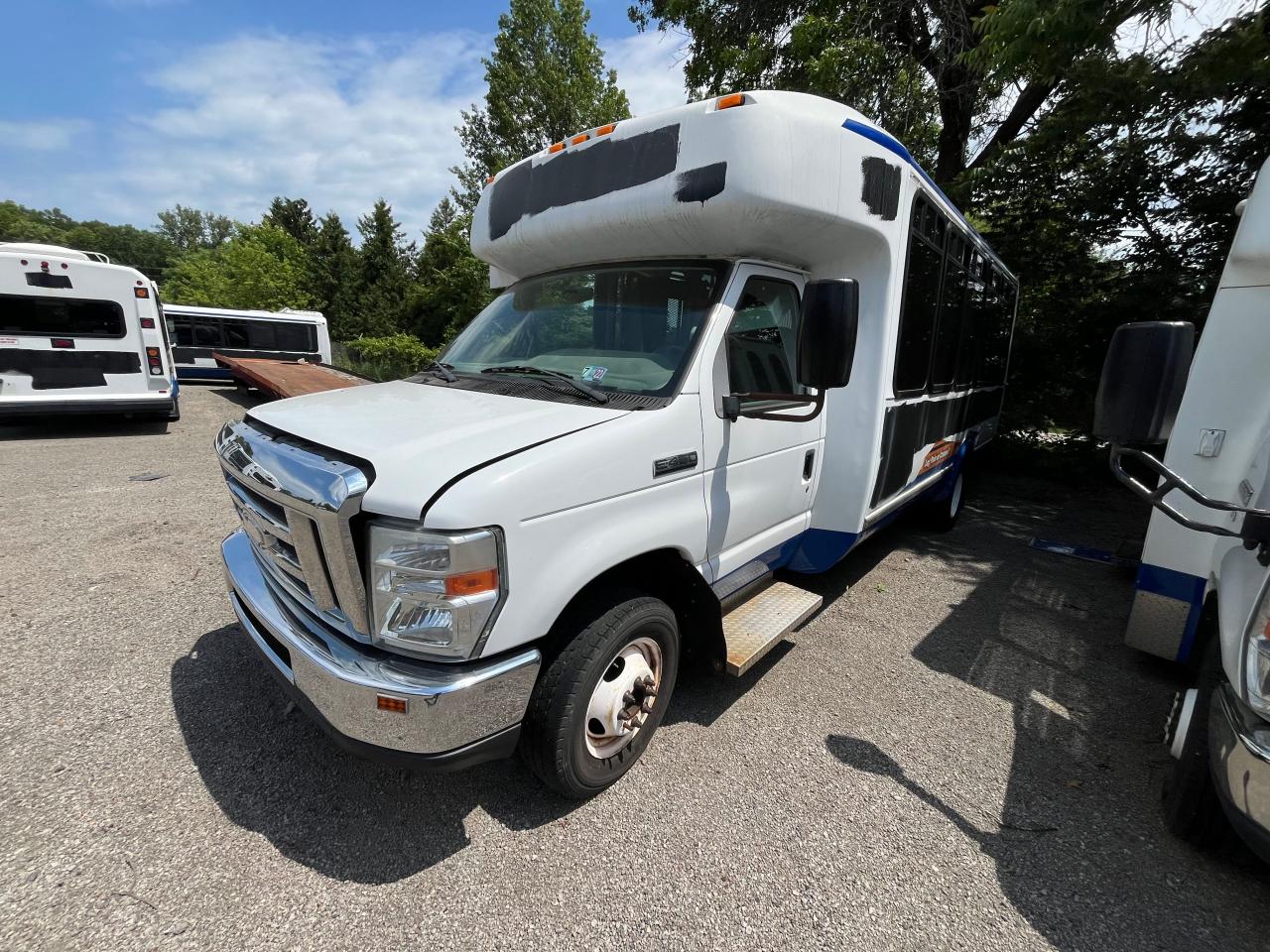 2013 Ford Econoline E450 Super Duty Cutaway Van vin: 1FDFE4FS8DDB35099