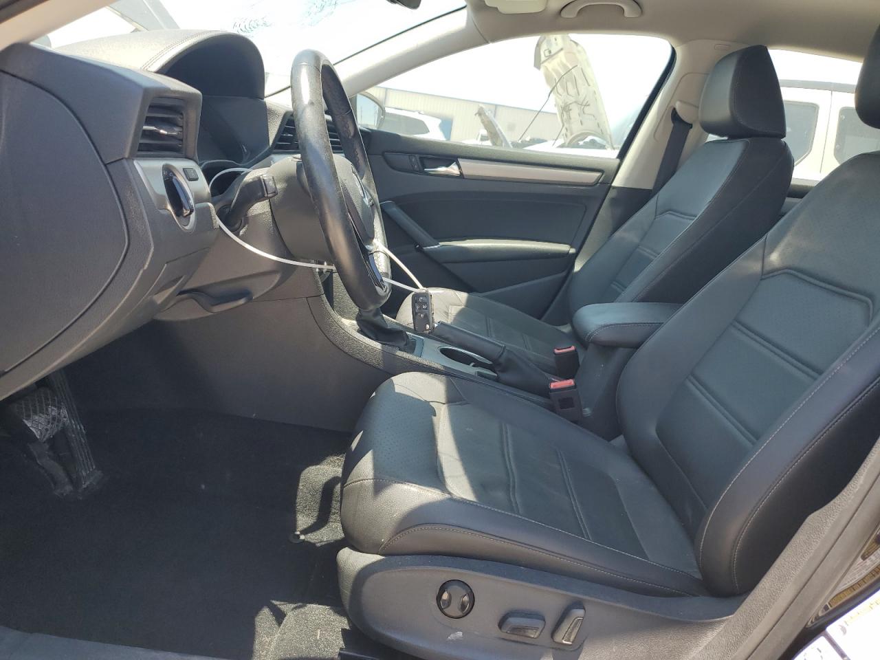 1VWSA7A35LC020588 2020 Volkswagen Passat Se