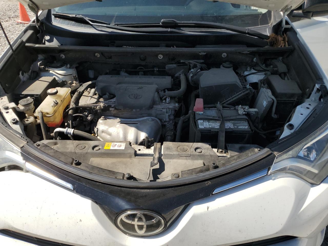 JTMZFREV8HJ703978 2017 Toyota Rav4 Le