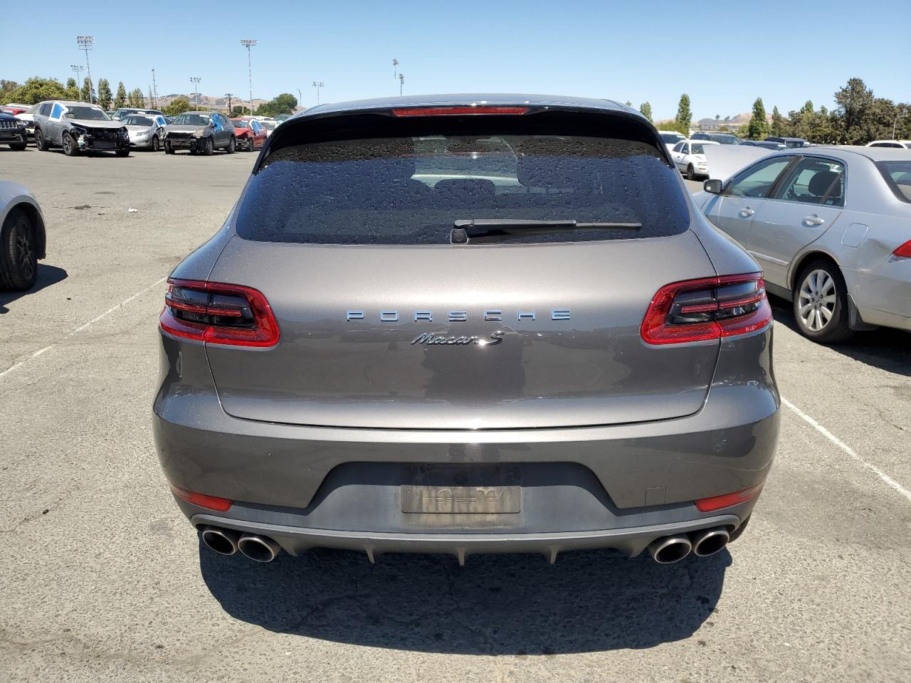 2016 Porsche Macan S vin: WP1AB2A57GLB45564