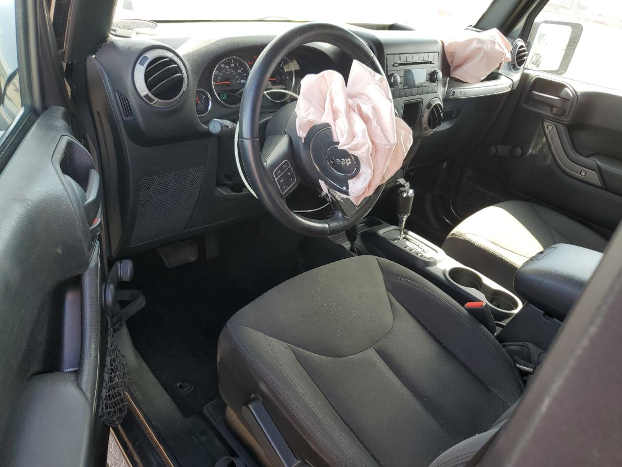 1C4AJWAG4GL261821 2016 Jeep Wrangler Sport