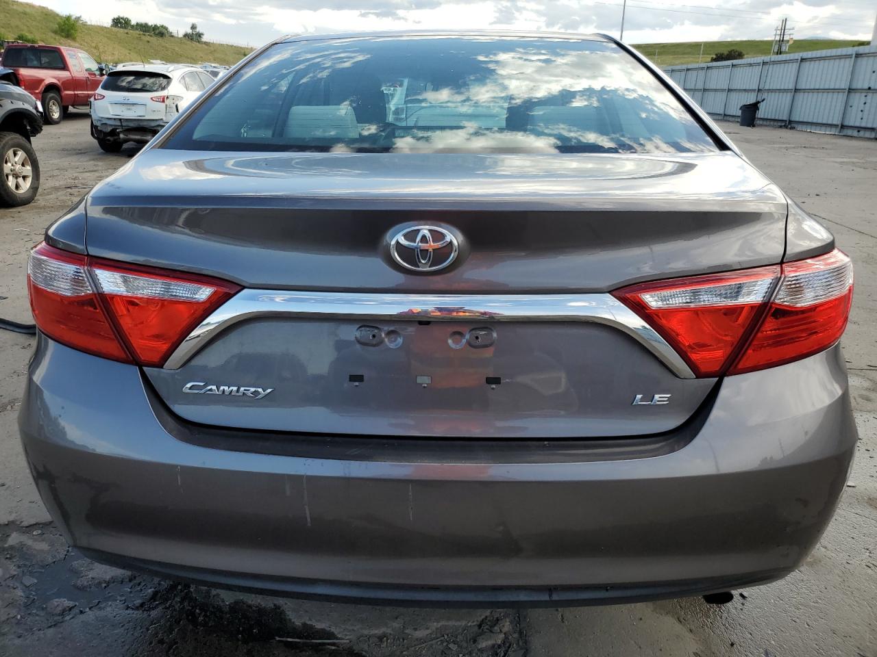 4T4BF1FK1FR488710 2015 Toyota Camry Le