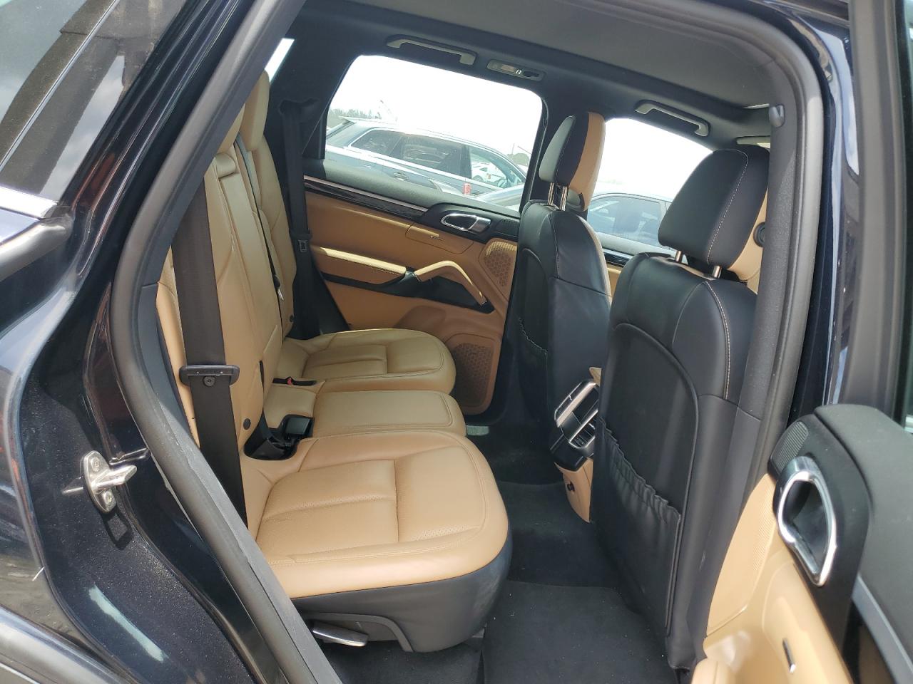 WP1AA2A20GKA10229 2016 Porsche Cayenne