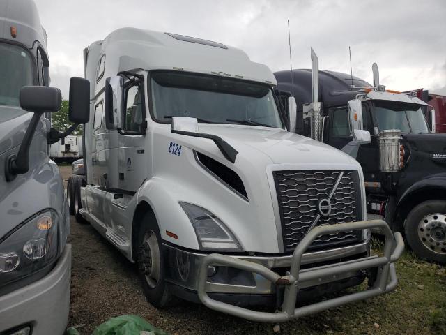 2020 VOLVO VN VNL #2912023574