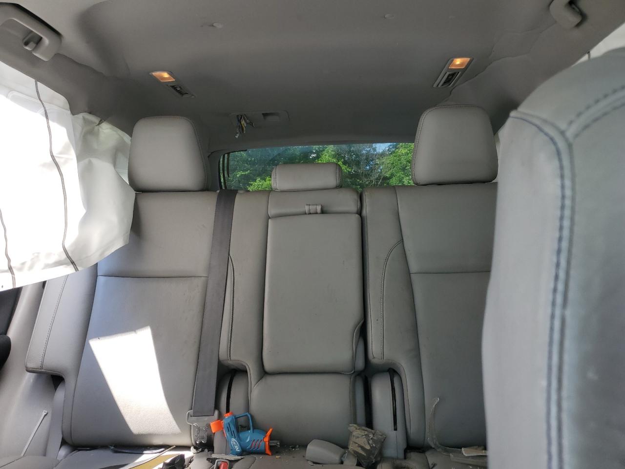 5TDJZRFH9HS520296 2017 Toyota Highlander Se