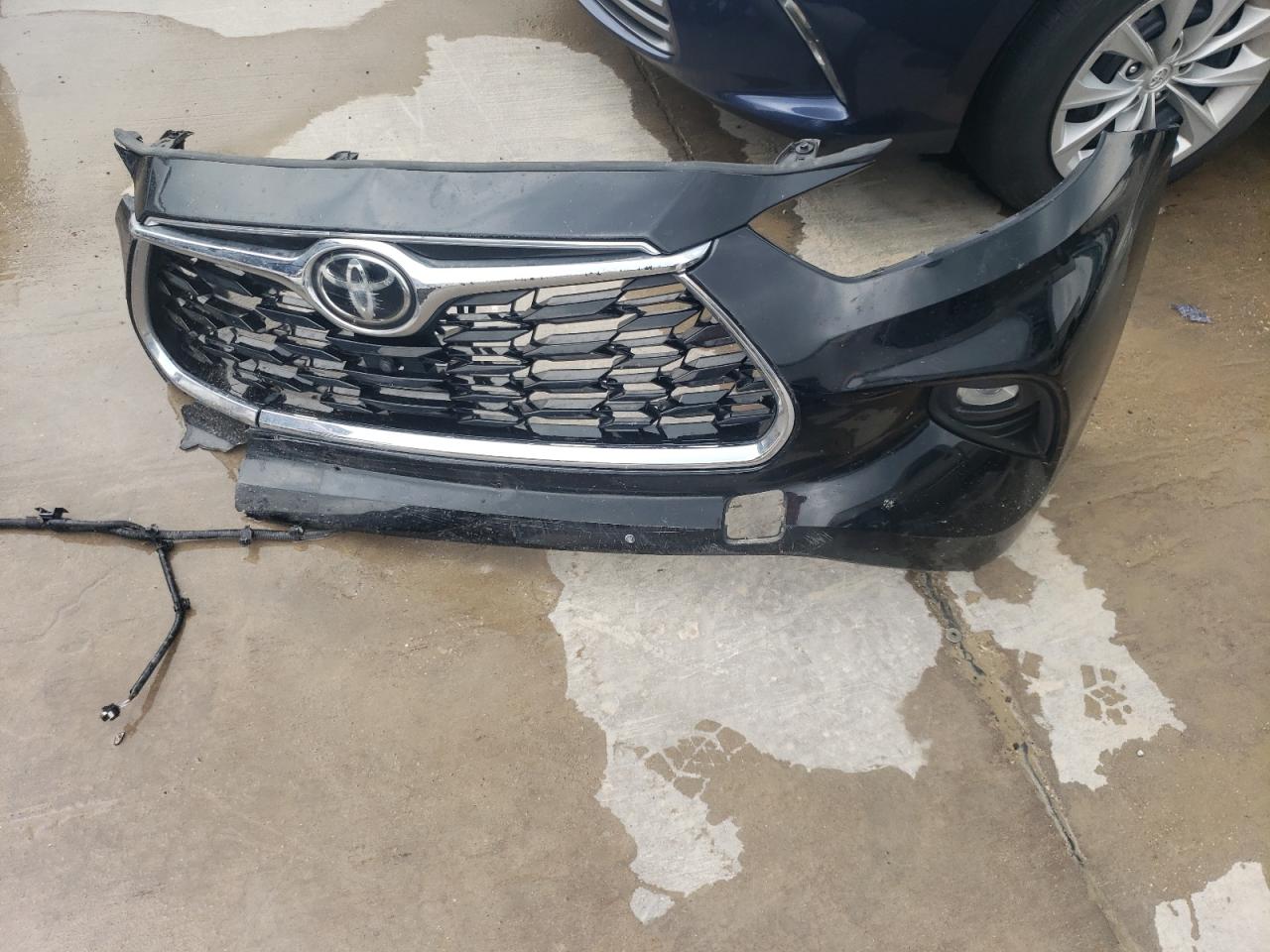 5TDFZRBH7NS237015 2022 Toyota Highlander Platinum