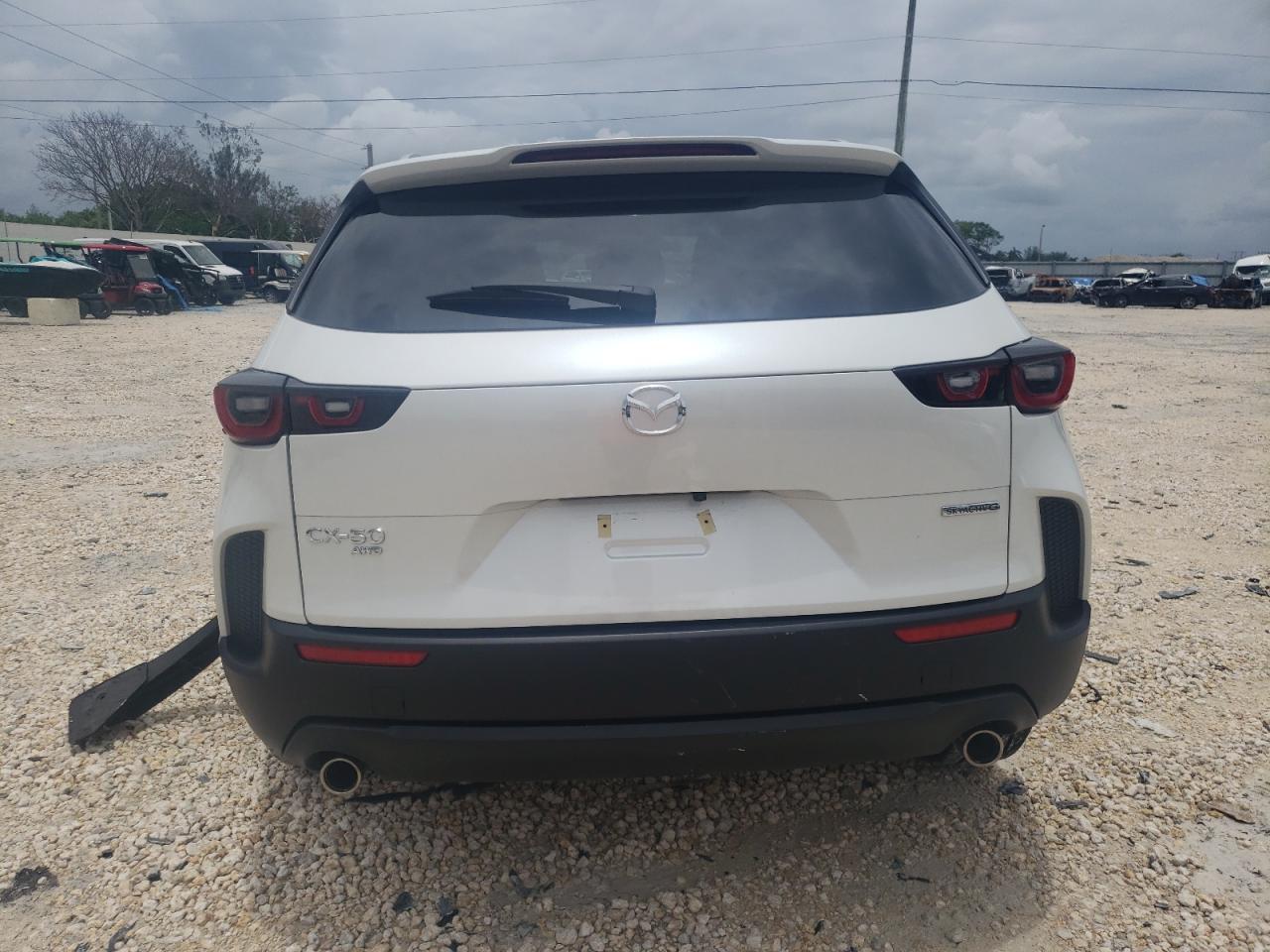 7MMVABAM6RN201787 2024 Mazda Cx-50 Select