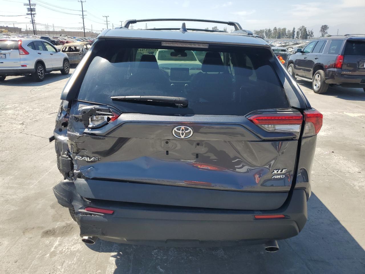 2T3A1RFV5MW237397 2021 Toyota Rav4 Xle Premium