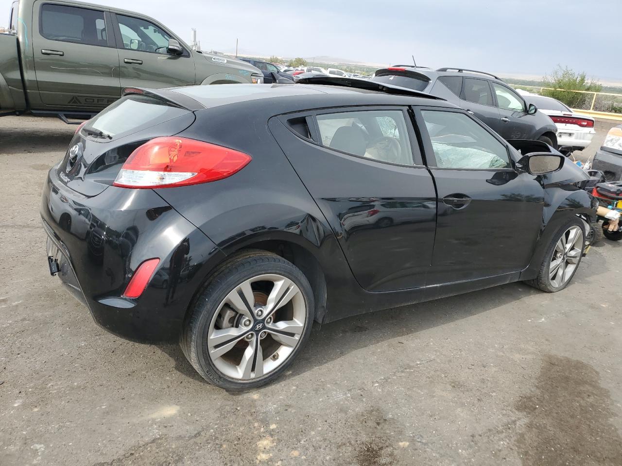 2017 Hyundai Veloster vin: KMHTC6AD3HU322009