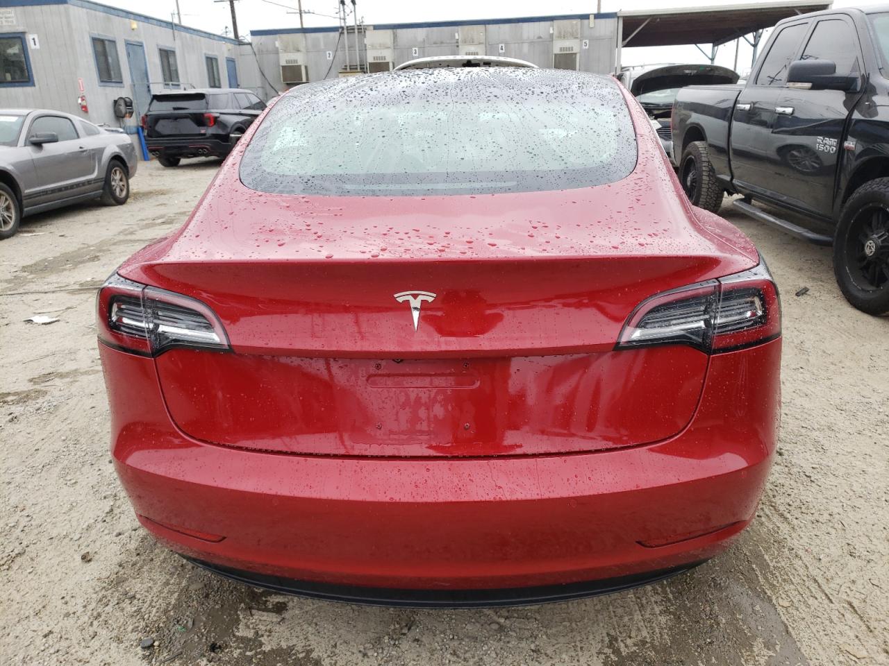 5YJ3E1EA2JF045692 2018 Tesla Model 3