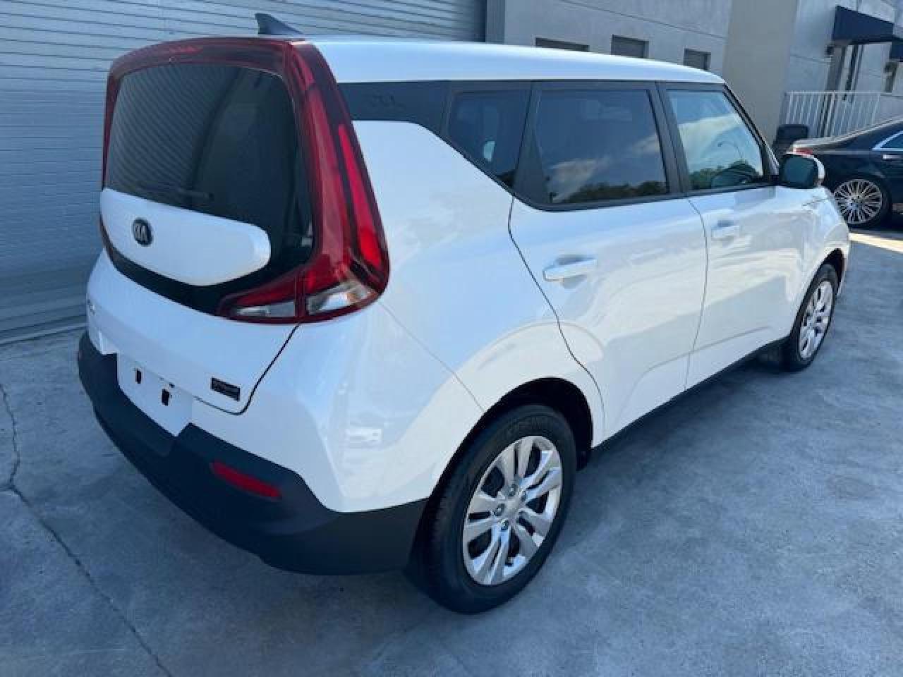 2020 Kia Soul Lx vin: KNDJ23AU2L7718792