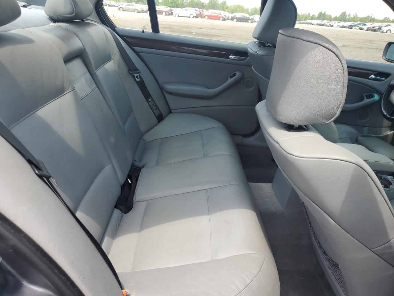 WBAEV53493KM25290 2003 BMW 330 I