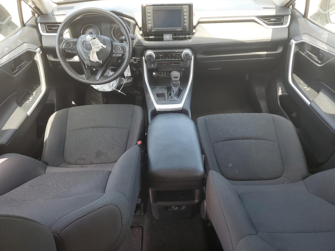 2T3H1RFV5MW151988 2021 Toyota Rav4 Le