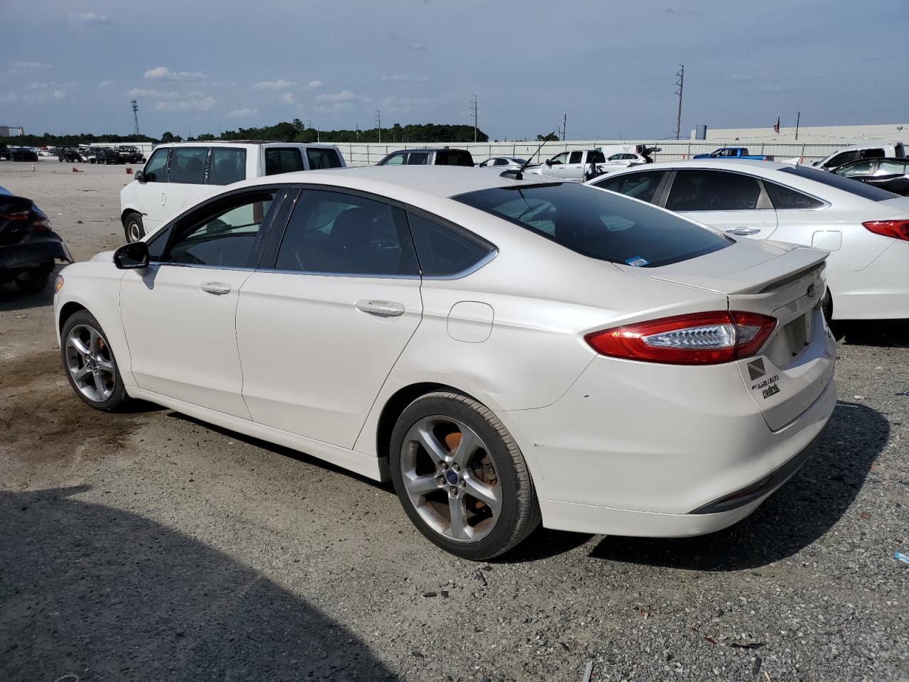 1FA6P0HD0E5352654 2014 Ford Fusion Se