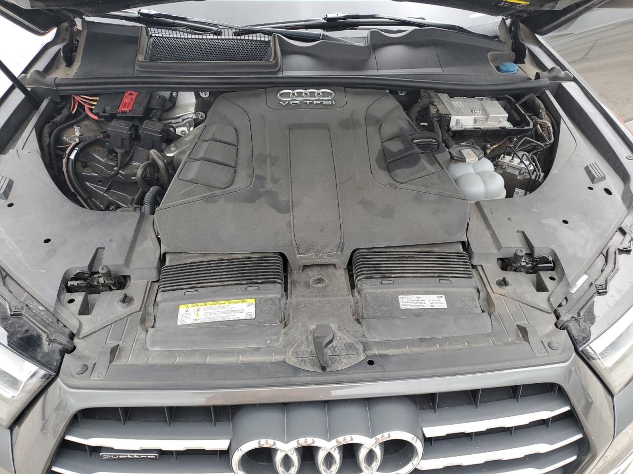 WA1VAAF76JD035577 2018 Audi Q7 Prestige