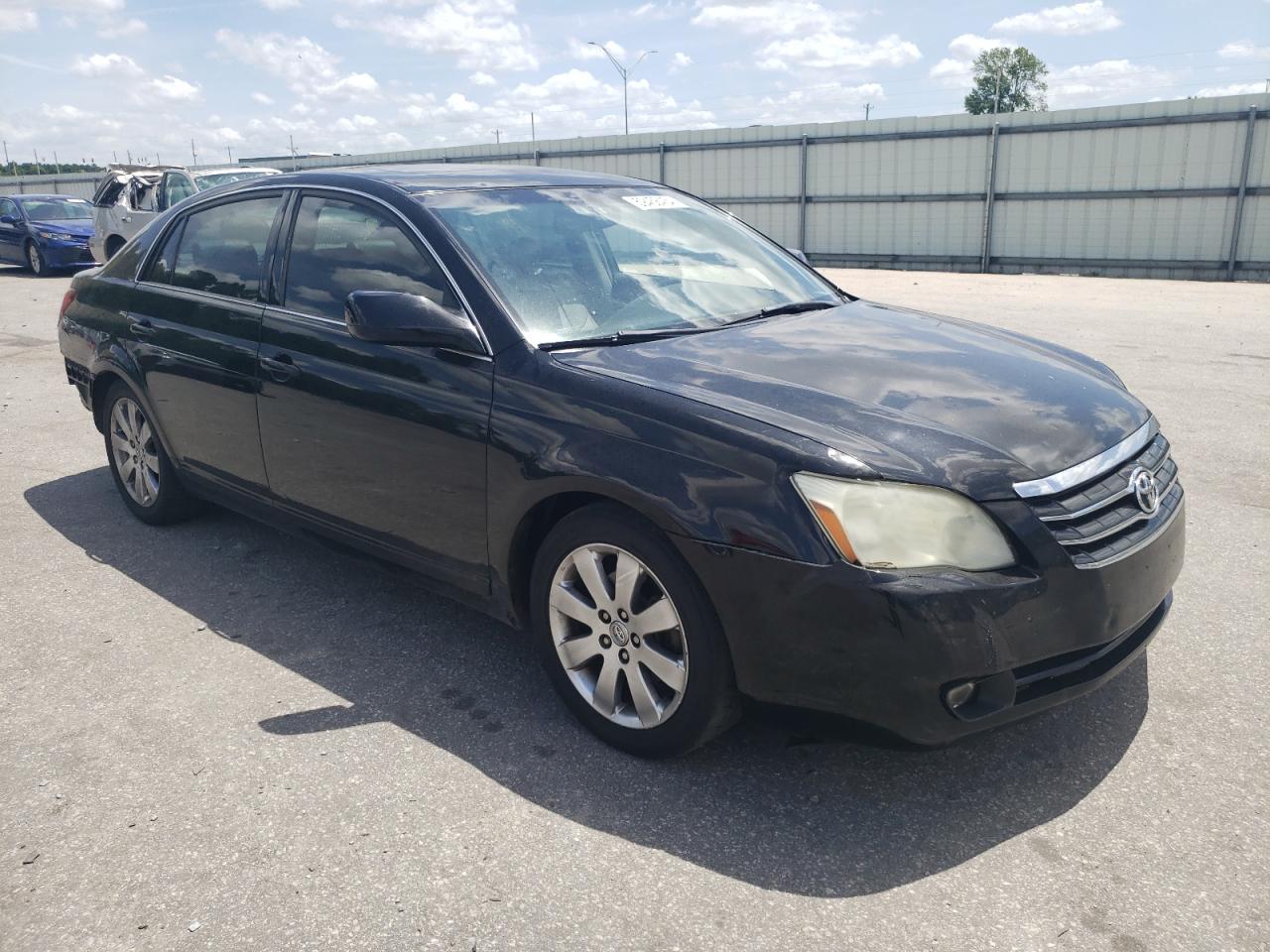 Lot #2823881149 2005 TOYOTA AVALON XL