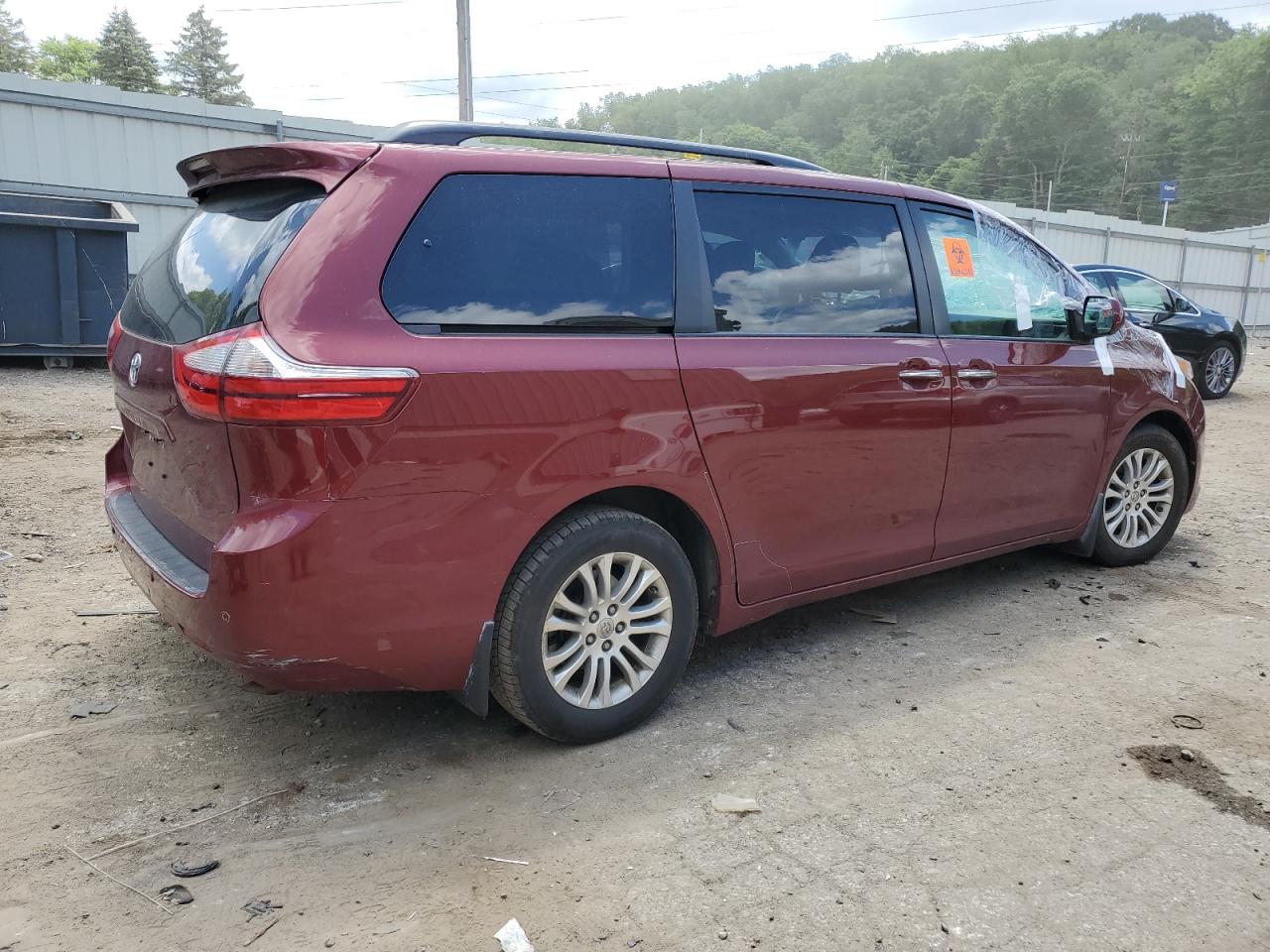 5TDYK3DC2FS674076 2015 Toyota Sienna Xle