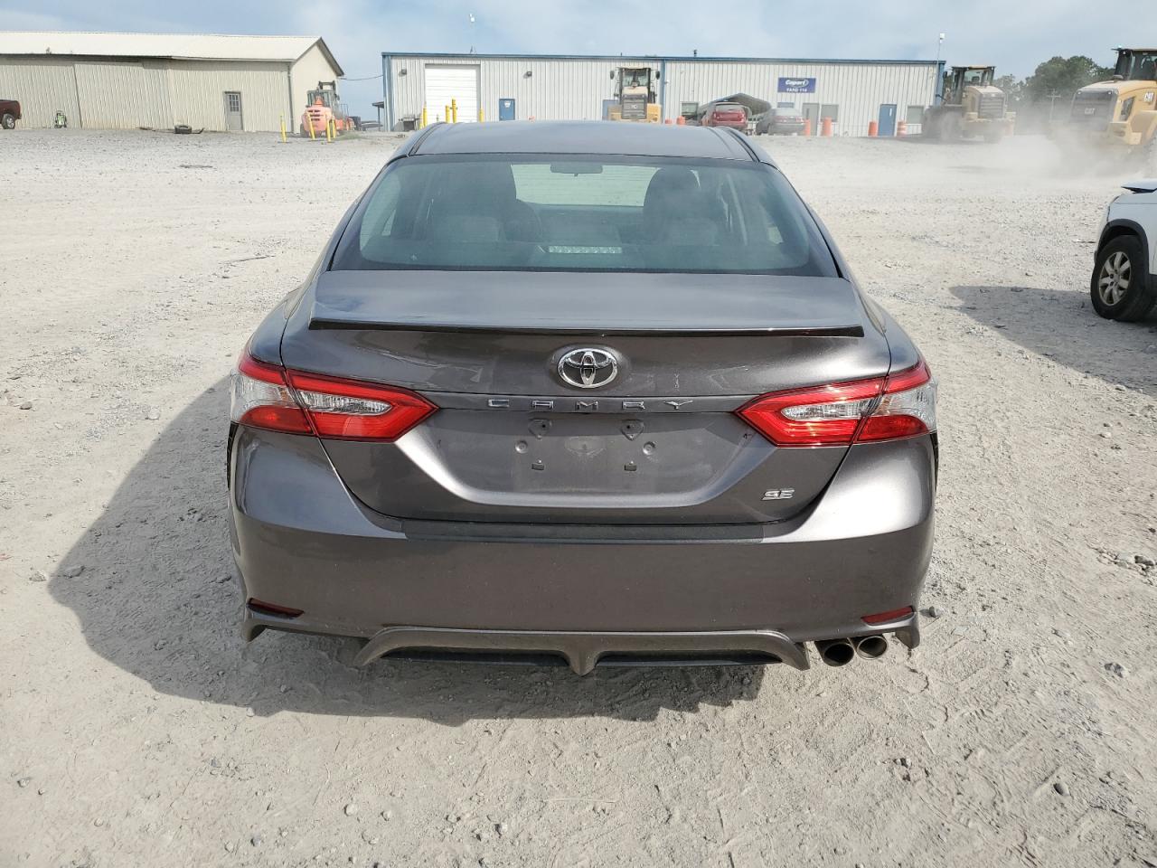 2018 Toyota Camry L vin: 4T1B11HK3JU065934