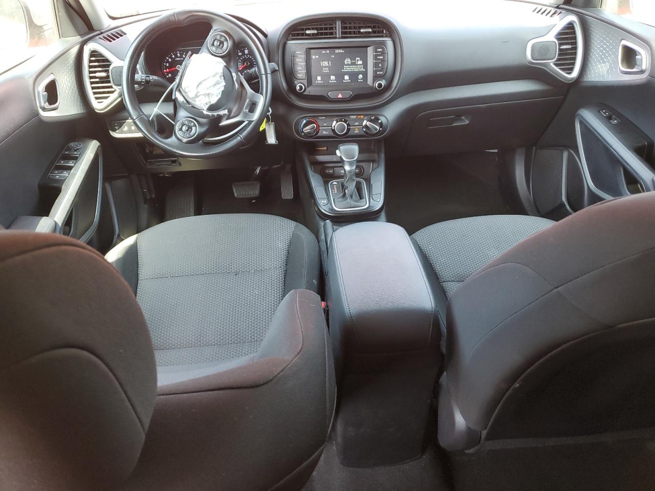 KNDJ23AU8L7064798 2020 Kia Soul Lx