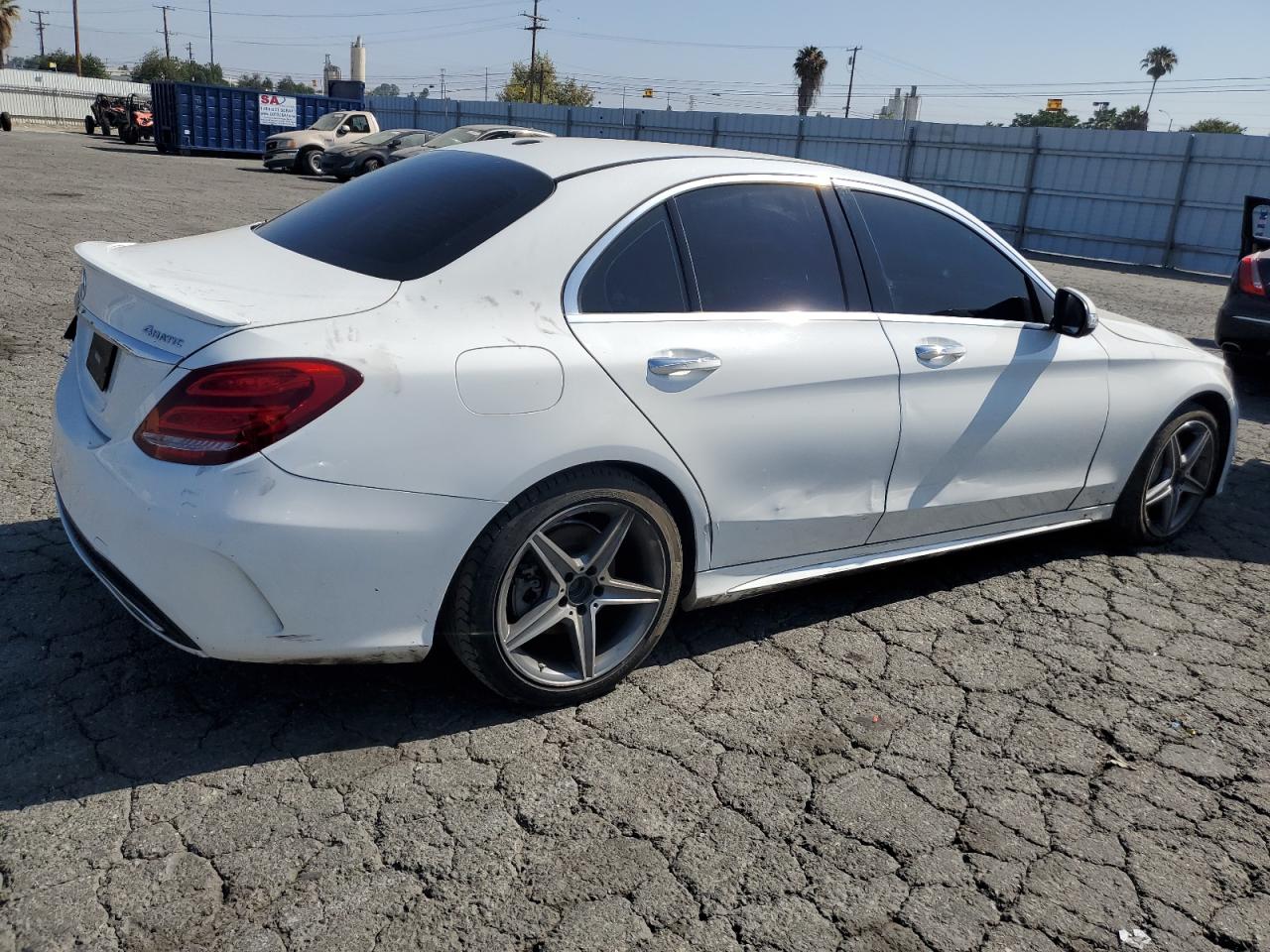 2015 Mercedes-Benz C 400 4Matic vin: 55SWF6GB6FU034892