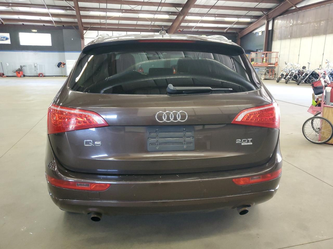 WA1CFAFP5BA044170 2011 Audi Q5 Premium