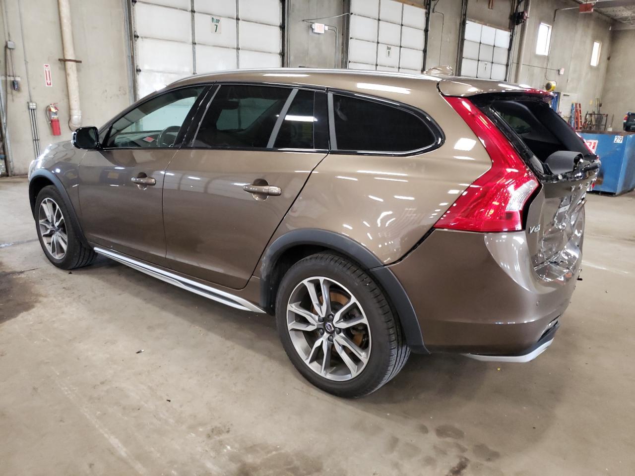 2018 Volvo V60 Cross Country Platinum vin: YV440MWM4J2048980