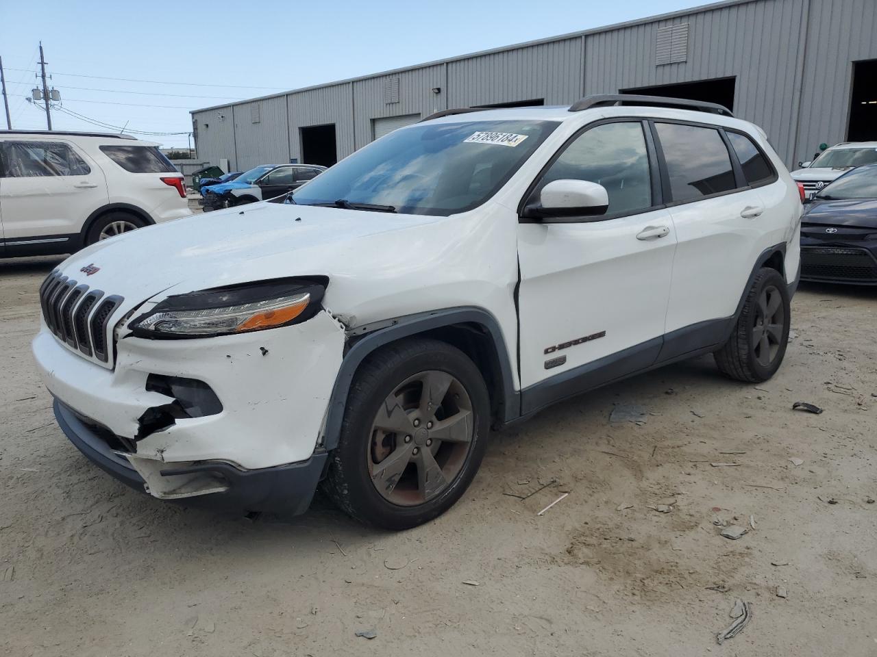 1C4PJLCB5GW291418 2016 Jeep Cherokee Latitude