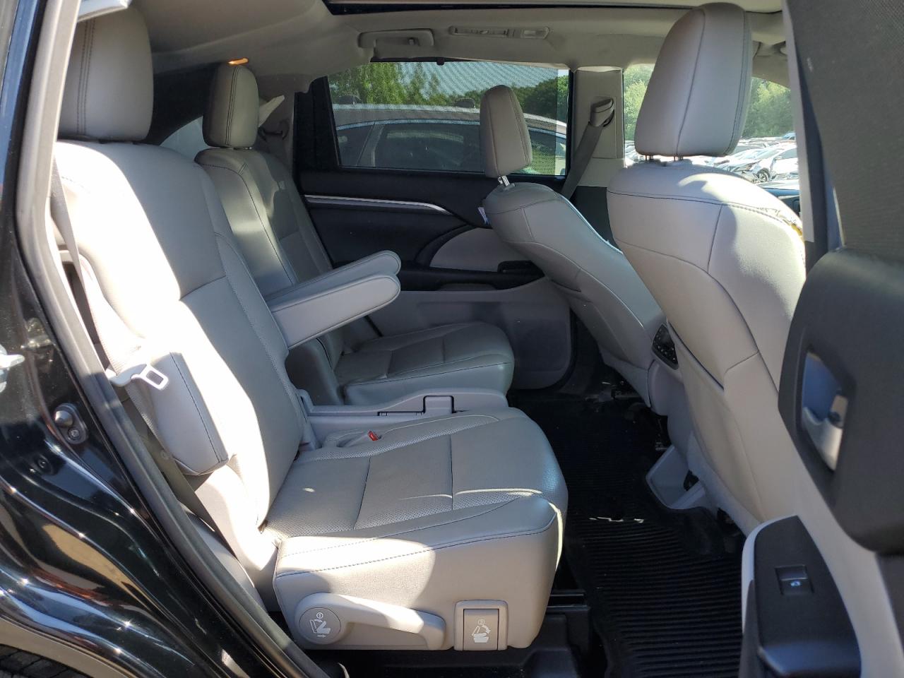 5TDDGRFH1JS039998 2018 Toyota Highlander Hybrid Limited