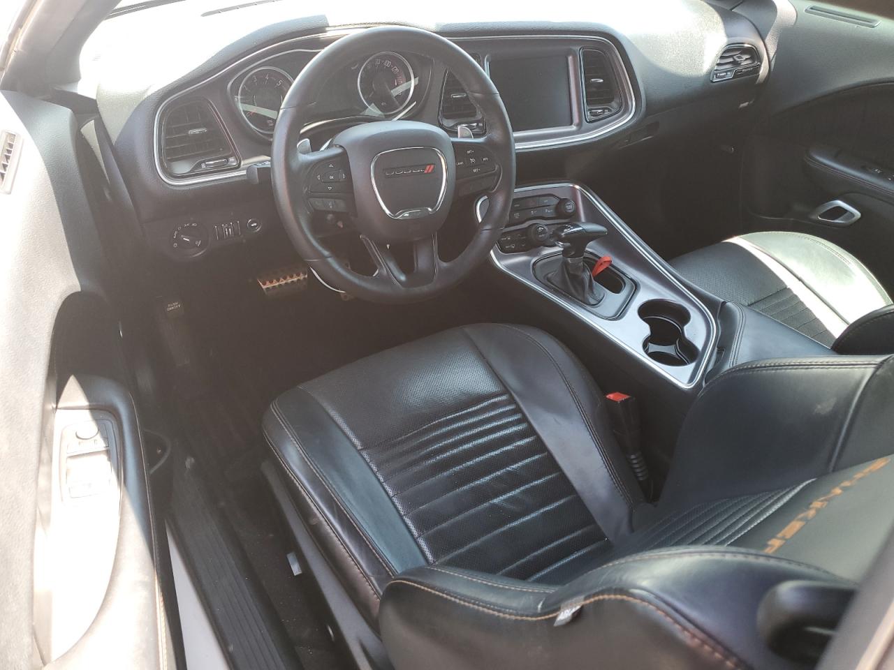 2C3CDZBT2GH232431 2016 Dodge Challenger R/T