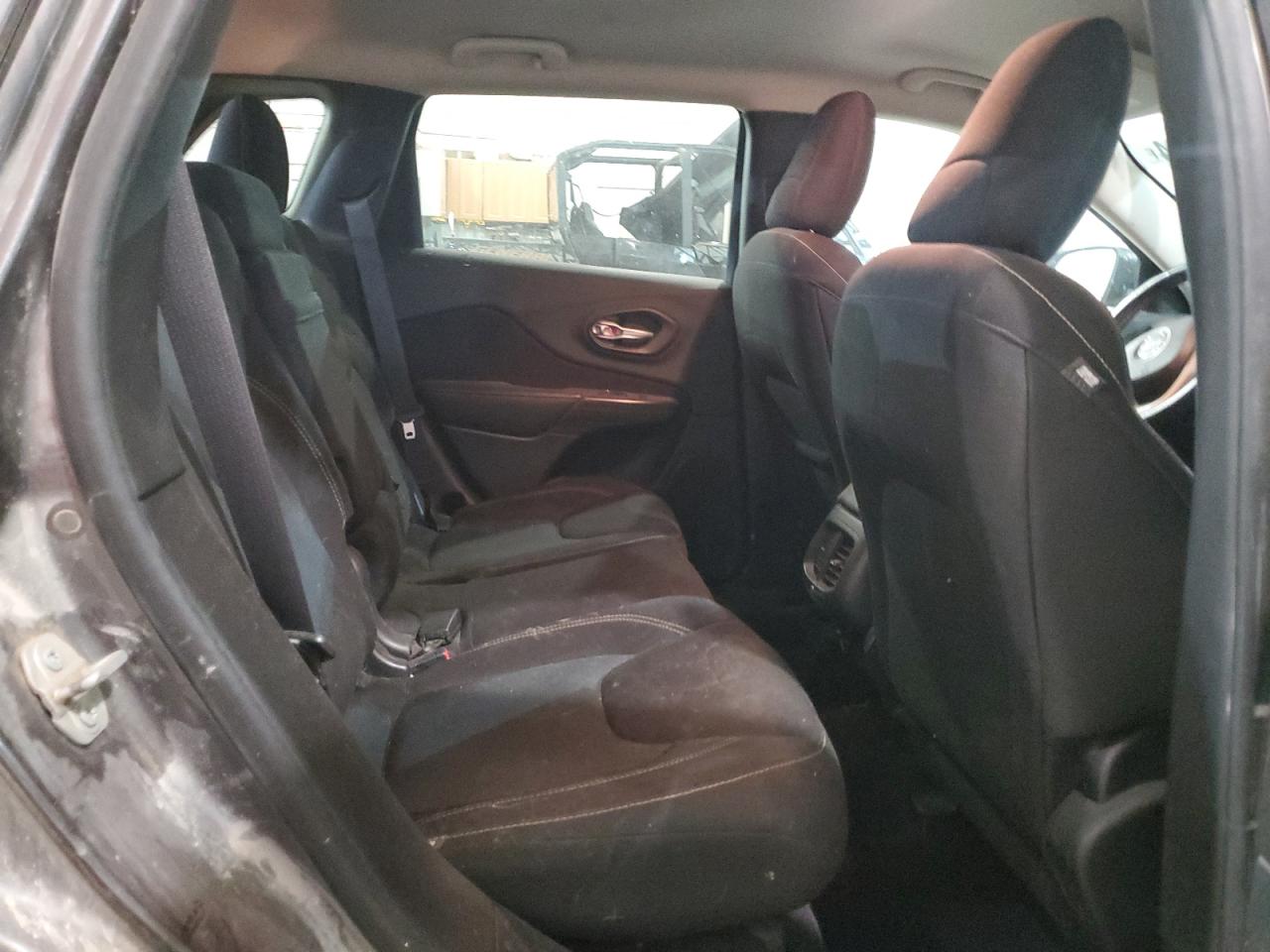 1C4PJMCB9GW326905 2016 Jeep Cherokee Latitude