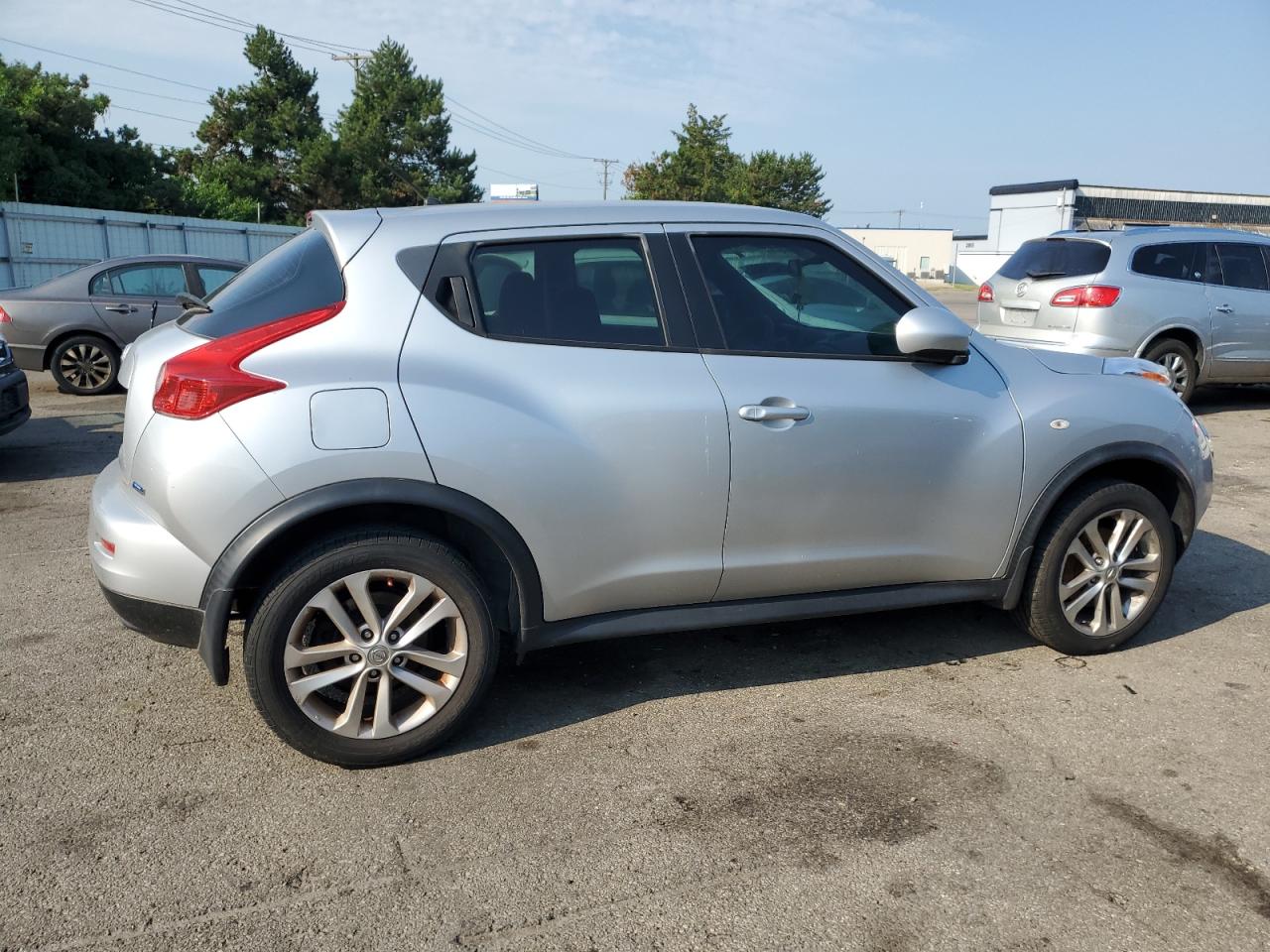 2014 Nissan Juke S vin: JN8AF5MR4ET351433