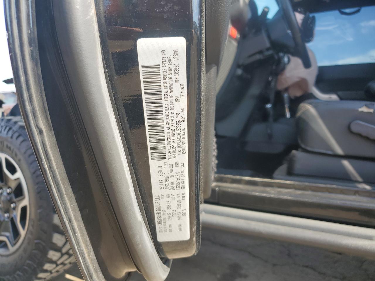 1C4HJWCGXFL575256 2015 Jeep Wrangler Rubicon