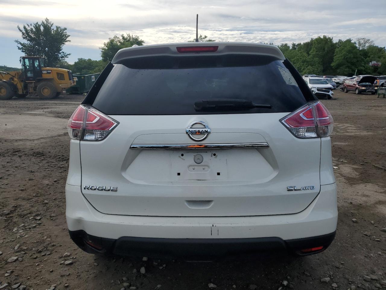 2015 Nissan Rogue S vin: 5N1AT2MV7FC888391