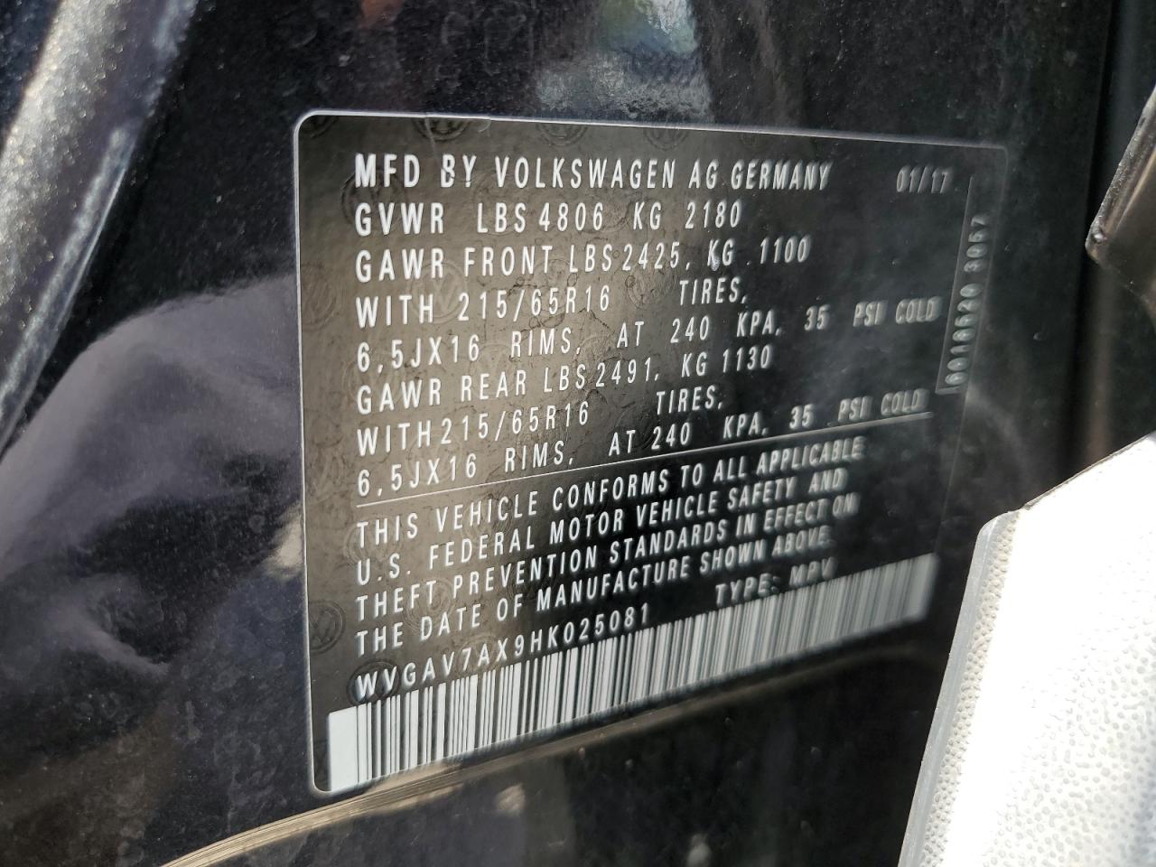 WVGAV7AX9HK025081 2017 Volkswagen Tiguan S