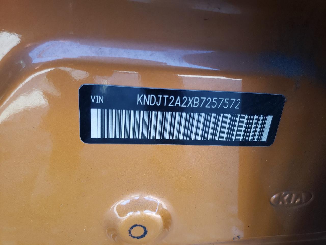KNDJT2A2XB7257572 2011 Kia Soul +