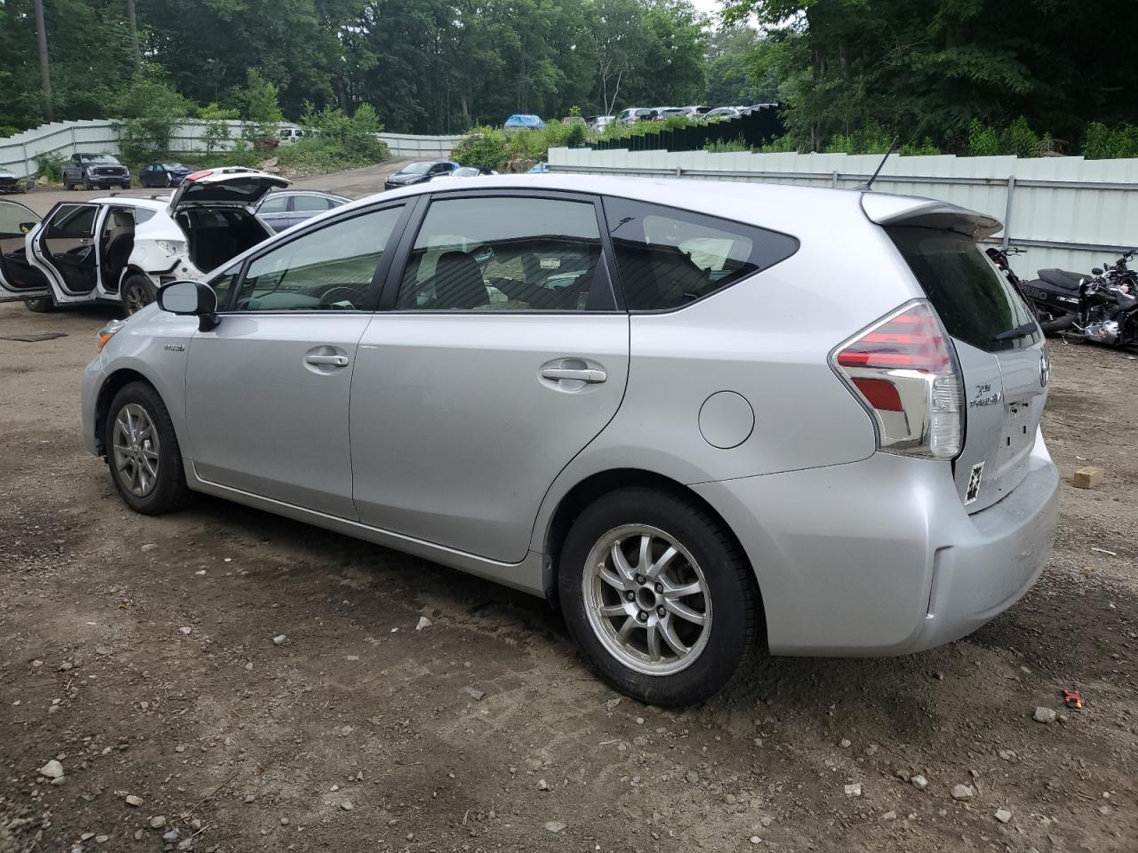 JTDZN3EU3FJ039237 2015 Toyota Prius V