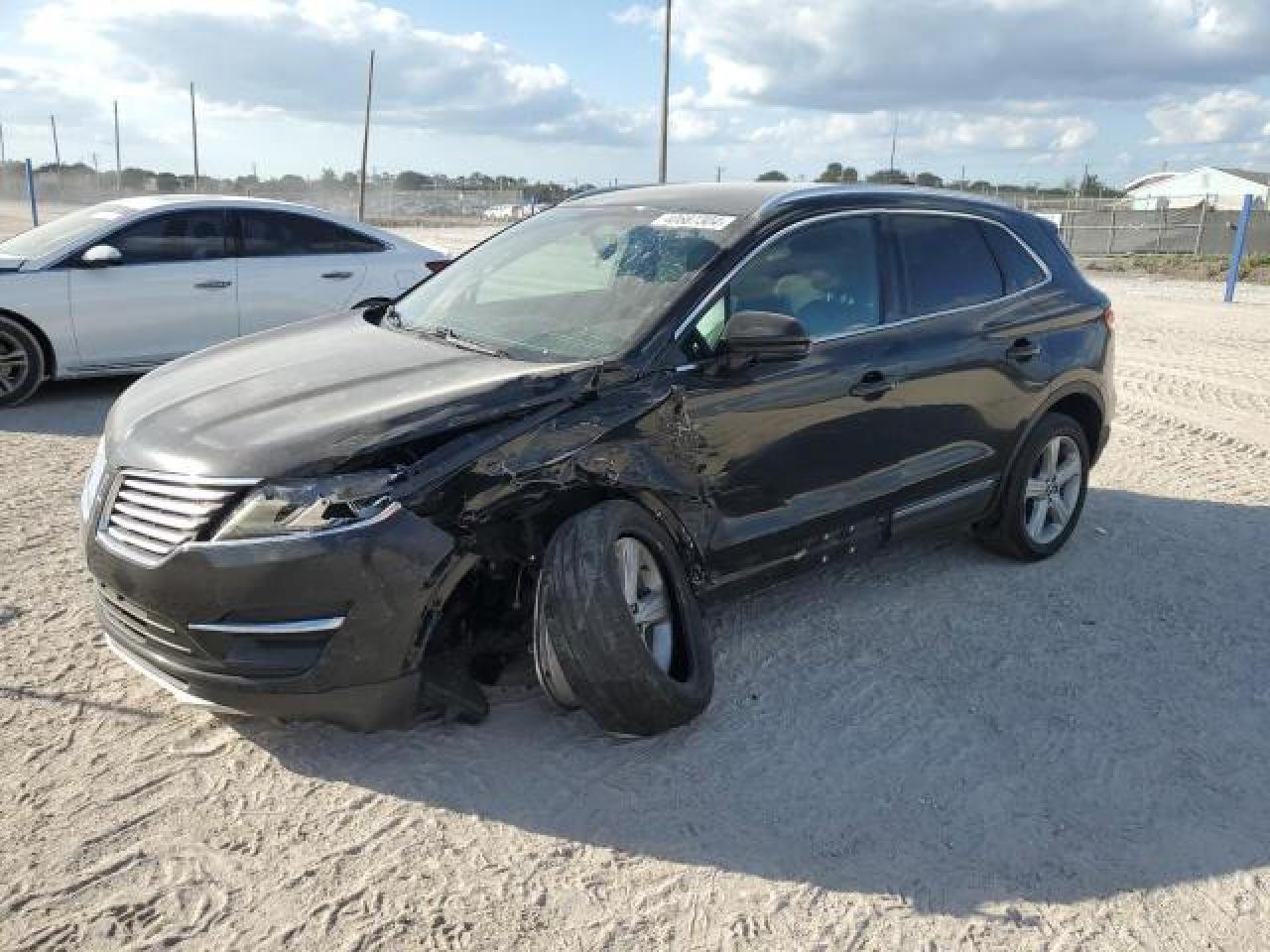 5LMCJ1C90HUL13783 2017 Lincoln Mkc Premiere