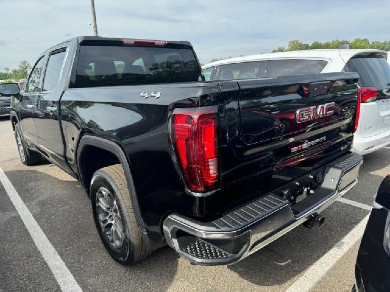 2024 GMC Sierra K1500 Slt vin: 1GTUUDED9RZ142655