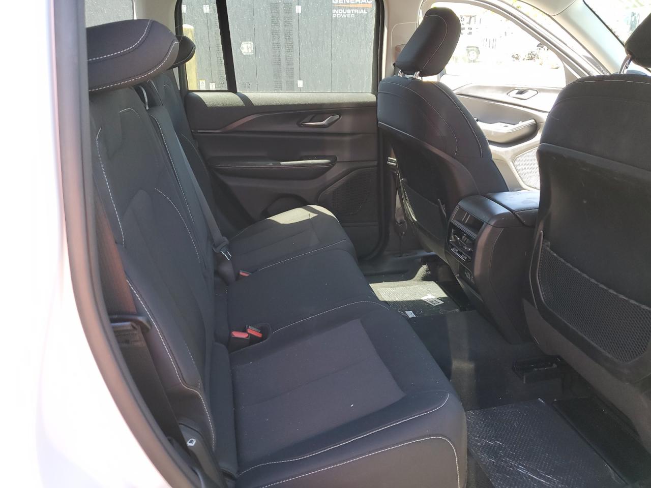 1C4RJHAG4RC715731 2024 Jeep Grand Cherokee Laredo