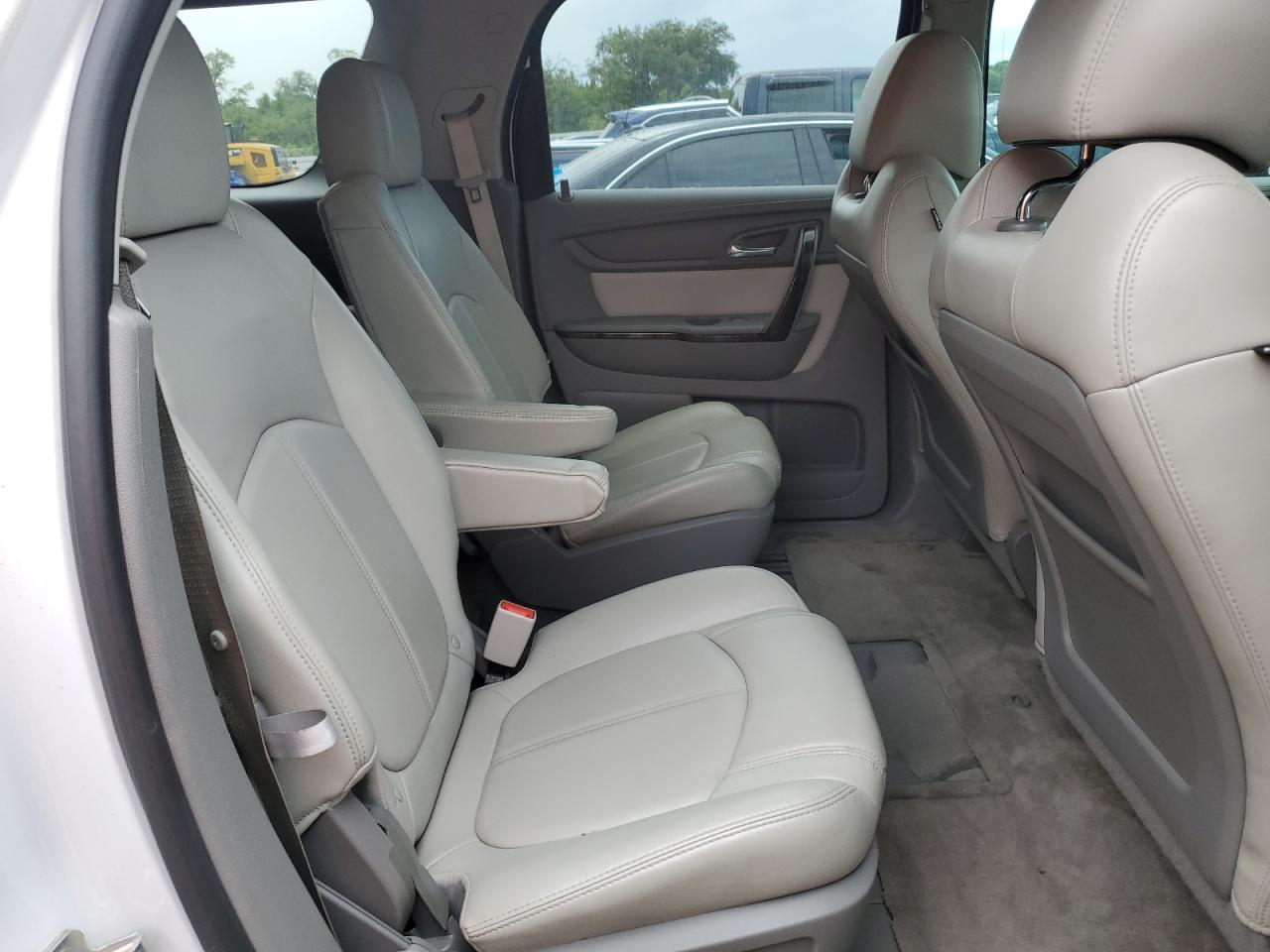 1GKKRSKD2HJ173152 2017 GMC Acadia Limited Slt-2