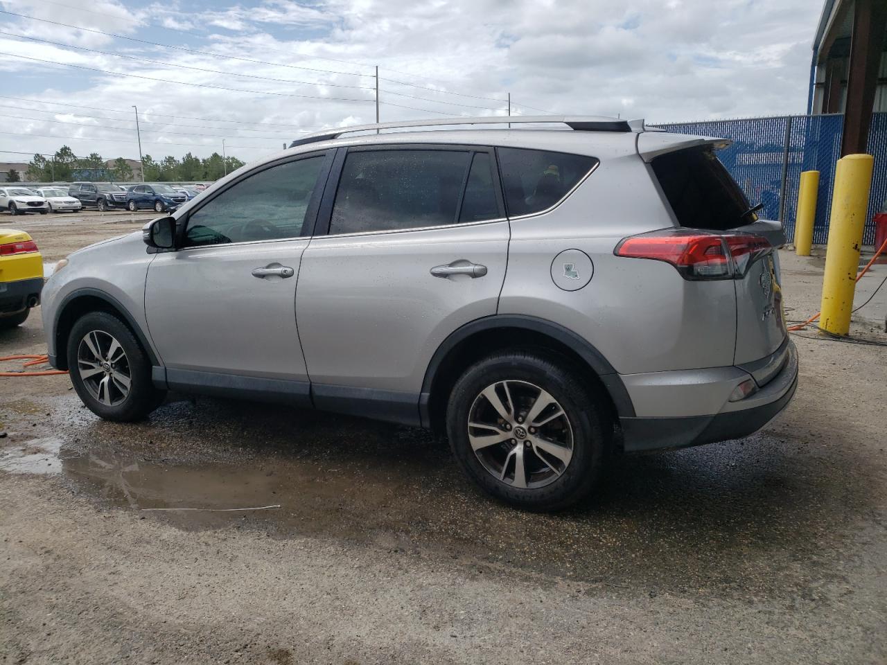 2T3WFREV0HW357185 TOYOTA RAV4 2017