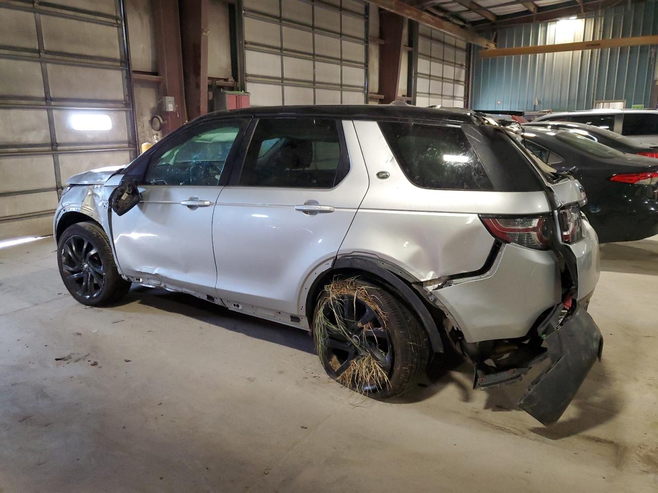 Lot #2633621610 2016 LAND ROVER DISCOVERY