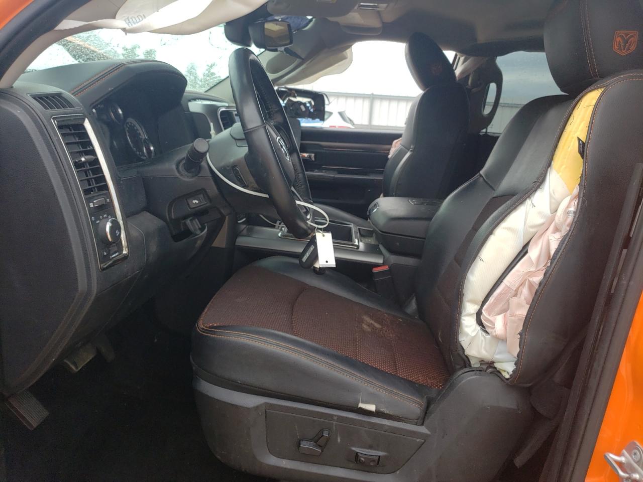 1C6RR7MT4FS702093 2015 Ram 1500 Sport