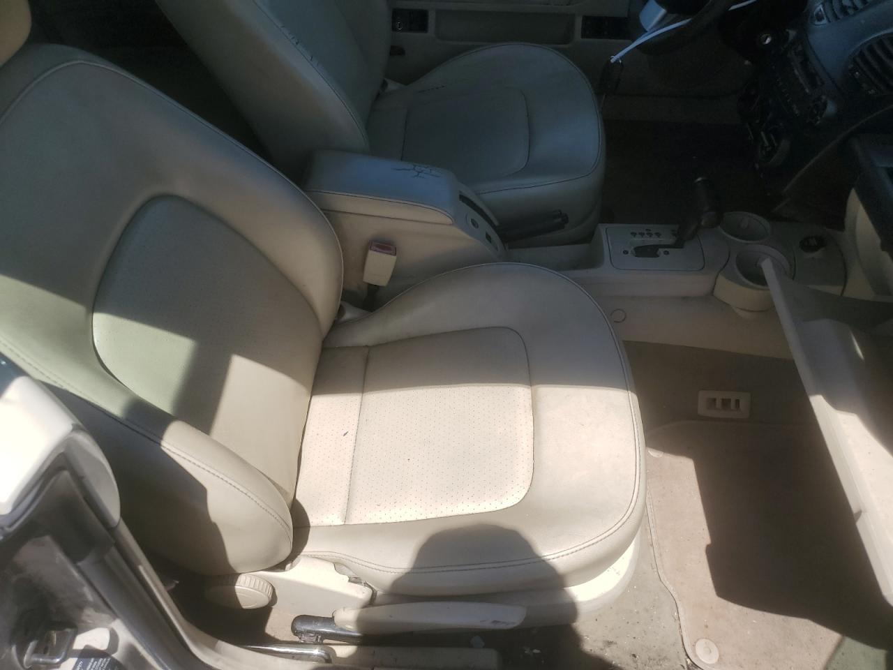 3VWCK21Y63M330635 2003 Volkswagen New Beetle Gls